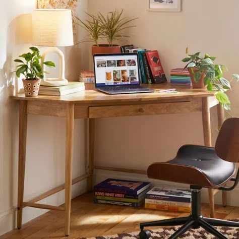 Boho Corner Desk, Desk For Apartment, Corner Bedroom Desk, Cute Corner Desk Ideas, Small Desk In Living Room Ideas, Small Bedroom Ideas Desk, Corner Desk In Bedroom, Corner Desk In Living Room, Aesthetic Corner Desk