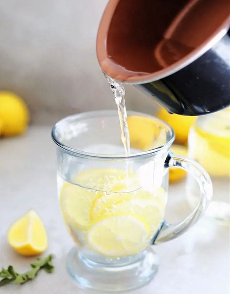 15 Benefits Of Drinking Lemon Water Benefits Of Hot Lemon Water, Health Benefits Of Lemon, Lemon Water In The Morning, Lemon Water Detox, Drink Lemon Water, Benefits Of Drinking Lemon Water, Boil Lemons, Lemon Water Before Bed, Lemon In Water