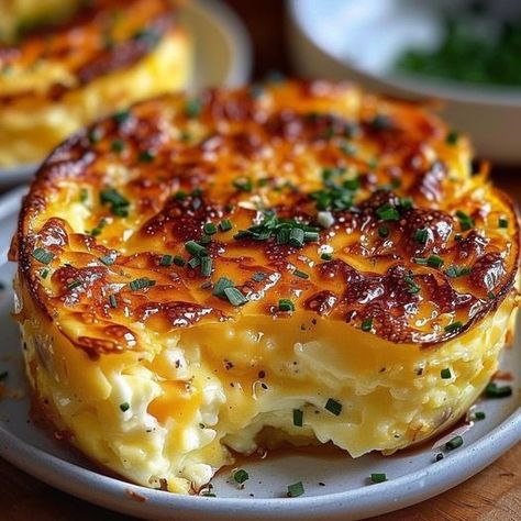 Keto Cottage Cheese Egg Bake - Dieter24 Cottage Cheese Egg Bake, Baked Cottage Cheese, Keto Cottage Cheese, Cheese Egg Bake, Comforting Breakfast, Cottage Cheese Recipes Healthy, Cottage Cheese Eggs, Keto Easy, Desserts Keto