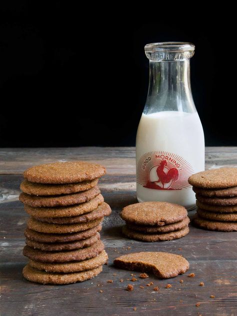 Gingersnaps Recipe, Tallow Recipes, Turkey Desserts, Bacon Cookies, Ginger Snaps Recipe, Herb Butter Recipe, Pan Desserts, Chewy Ginger Cookies, Bread Booze Bacon