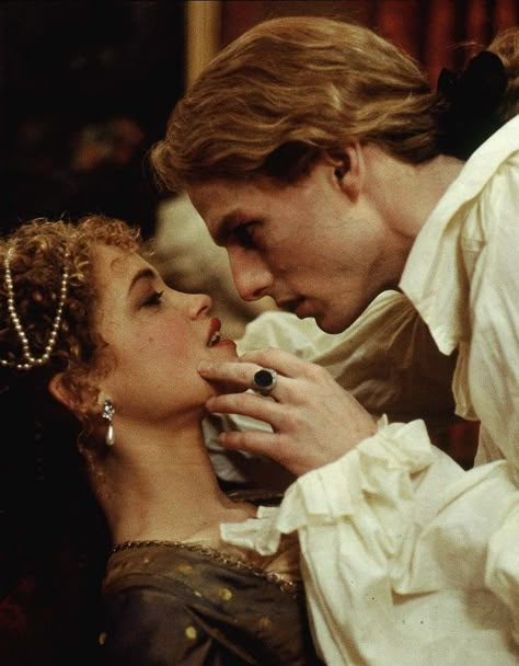 Interview With The Vampire 1994, Lestat And Louis, Modern Vampires, Vampire Kiss, Victorian Vampire, Interview With A Vampire, Vampire Aesthetic, Vampire Movies, The Vampire Chronicles