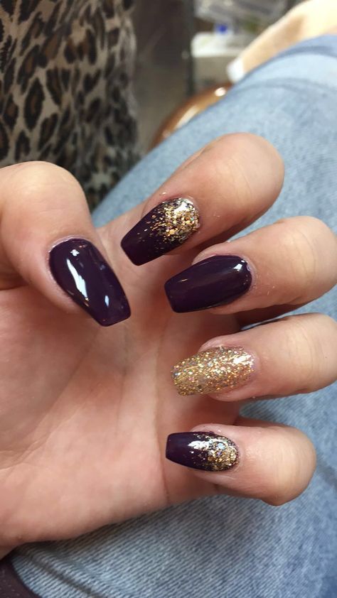 Purple Gold Nail Art, Plum Purple Acrylic Nails, Purple And Gold Dip Nails, Black Purple Gold Nails, Fall Plum Nails, Plum And Gold Nails, Purple And Gold Nails Acrylic, Dark Purple And Gold Nails, Dark Purple Nails With Glitter