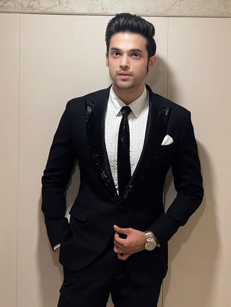 Black Suit Aesthetic, Black And Grey Suit, Suit Aesthetic, Wedding Haircut, Anurag Basu, Grey Suits, Indian Boy, Parth Samthaan, Wedding Outfit Men