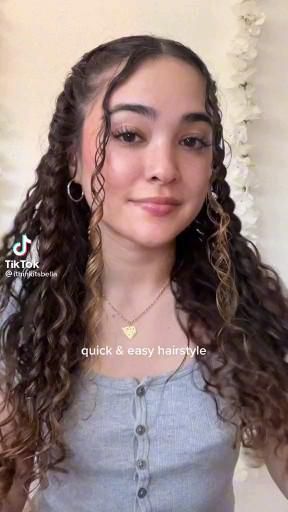 Curly Hair Dos, Haircut Selfie, Photo Hijab, Curly Hair Care Routine, Mixed Curly Hair, Curly Hair Videos, Curly Hair Photos, Cute Curly Hairstyles, Curly Hair Styles Easy