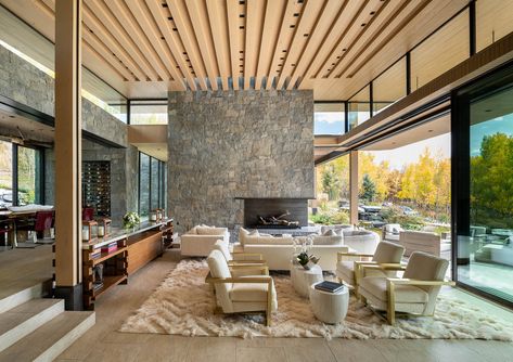 Modern Log Home, Cabin Aesthetics, Earthy Interiors, Beautiful Fireplaces, Light Palette, Glam House, House Lounge, Family Room Remodel, Glass Cocktail Tables