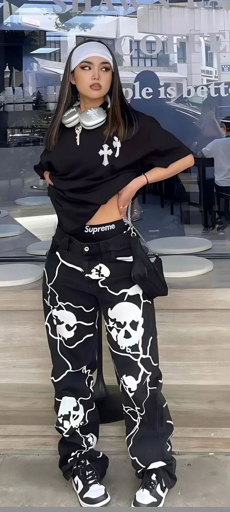 Tomboy Accessories, Trousers And Loafers, Fancy Pants Outfit, Street Style Outfits Casual, Neat Casual Outfits, Fasion Outfits, Trendy Outfits For Teens, Seductive Clothes, Tomboy Outfits