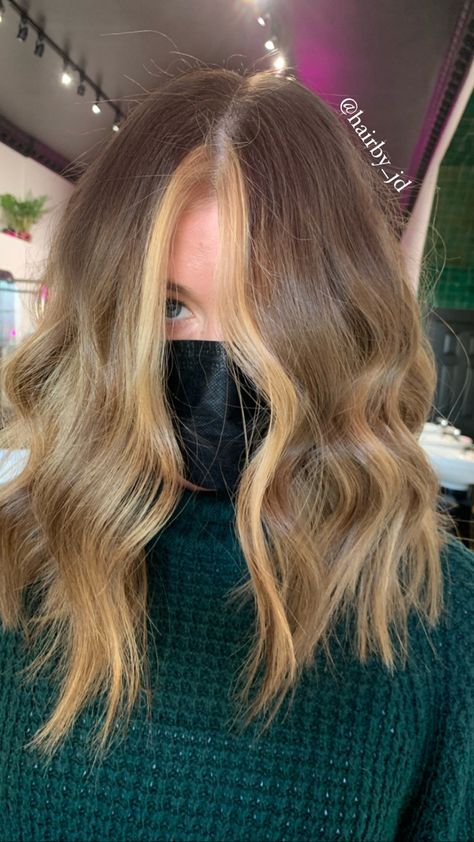 Money peice balayage Money Peice Hair Ideas Brown Hair, Warm Brown Hair With Money Piece, Money Peice Hair Ideas, Money Peice, Bayalage Brunette, Money Piece Hair, Money Pieces, Hairstyles Vintage, Warm Brown Hair