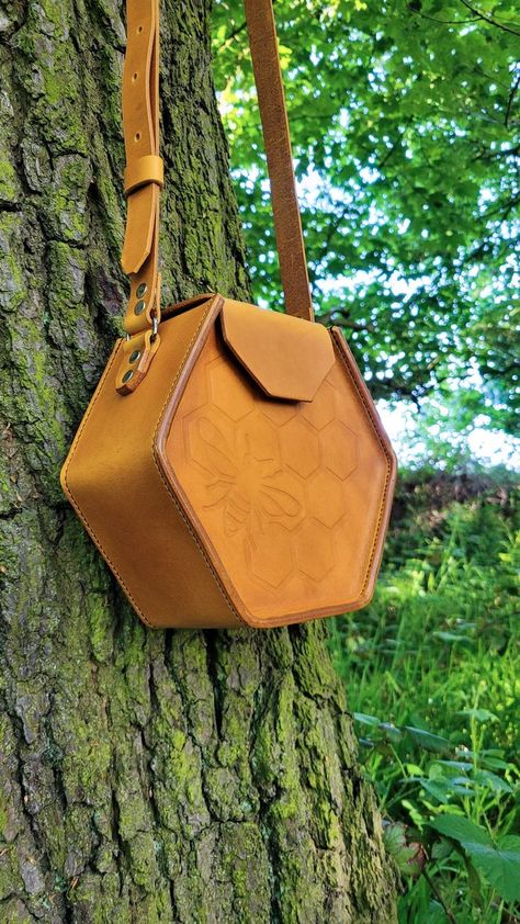 Ladies Leather Bags, Hexagon Bag, Honey Bee Design, Unique Leather Bag, Bee Bag, Handmade Leather Work, Diy Projects To Make And Sell, Handmade Leather Bag, Leather Pocket