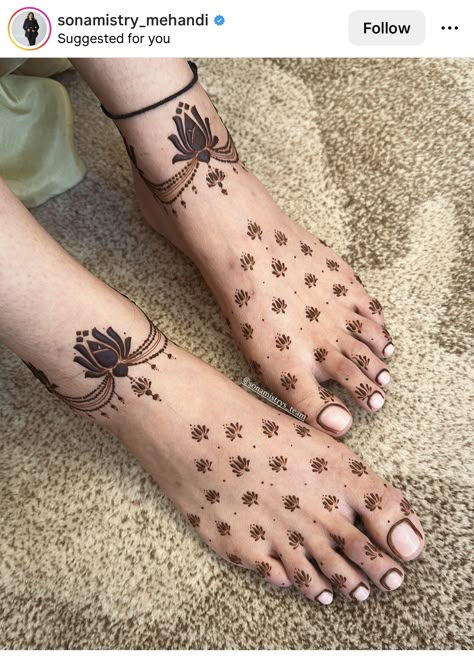 Minimalist Feet Mehendi, Minimal Feet Mehendi, Minimalist Bridal Mehendi, Henna 2024, Minimalistic Mehendi, Feet Mehendi Design, Minimal Mehndi Designs, Minimalist Mehendi Designs, Minimal Mehendi Designs