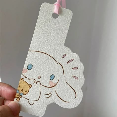 Handmade Aesthetic Bookmarks, Cute Bookmarks Aesthetic, Cinamoroll Crafts, Cinnamoroll Gift Ideas, Cinnamoroll Bookmark, Cute Craft Ideas For Friends, Cinamoroll Drawing, Anime Bookmarks Diy, Cute Book Marks Aesthetic