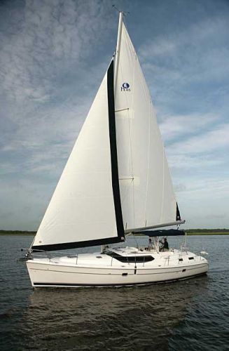 Hunter 45 CC...very nice sail boat Hunter Sailboats, Cape Dory, Under Canvas, Sailboat Living, Dream Boat, Franklin D Roosevelt, Sailing Yachts, Float Your Boat, Walk On The Beach