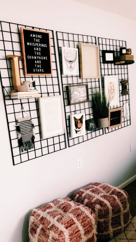 Kitchen Grid Wall, Wire Wall Grid Plants, Picture Frame Grid Wall, Wall Photo Grid Ideas, Grid Wall Panel Decor, Grid Picture Wall, Picture Grid Wall, Grid Bedding Bedrooms, Iron Grid Wall Decor