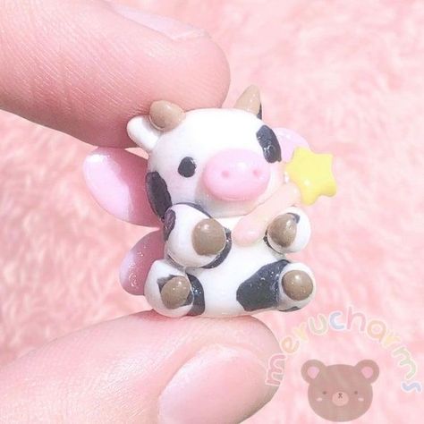 Magical Clay Art, Clay Crafts Cow, Cute Aesthetic Clay Ideas, Diy Clay Ideas Aesthetic, Cow Clay Art, Cute Polymer Clay Figures, Cute Things Made Out Of Clay, Things To Make Out Of Clay Aesthetic, Clay Art Cow