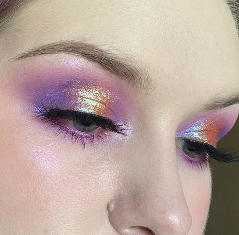 Neon Eyeliner, Multichrome Eyeshadow, Duochrome Eyeshadow, Funky Makeup, Magical Makeup, Grape Jelly, Shimmer Eyeshadow, Creative Makeup Looks, Solar Wind