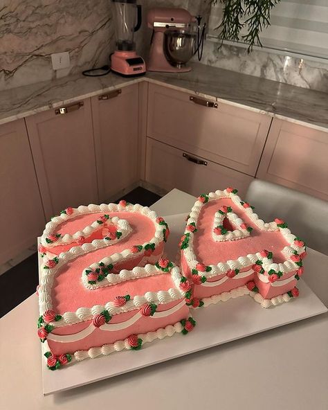 Instagram 24 Th Birthday, 24th Birthday Cake, 22nd Birthday Cakes, White Birthday Cakes, Sweet Sixteen Birthday Party Ideas, Birthday Aesthetic, Cool Cake Designs, 16 Birthday Cake, Yogurt And Granola