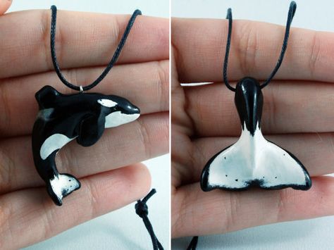 Keiko orca whale pendant Keiko Orca, Whale Tail Jewelry, Free Willy, Whale Jewelry, Pokemon Jewelry, Beautiful Beaded Jewelry, Orca Whales, Diy Art Projects, Killer Whales