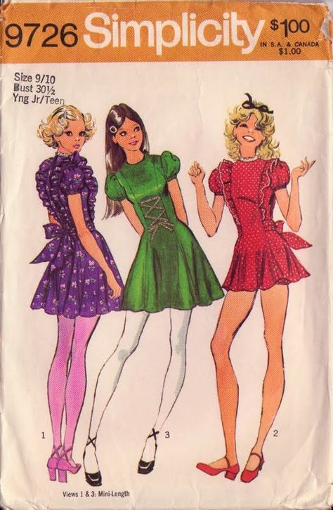 Bikini Sizzler dresses Vintage Sewing Pattern Illustrations, Short Dress Patterns, 70s Sewing Patterns, Pattern Illustrations, Patron Vintage, 1970s Sewing Patterns, Simplicity Dress, Teen Dress, Vintage Dress Patterns