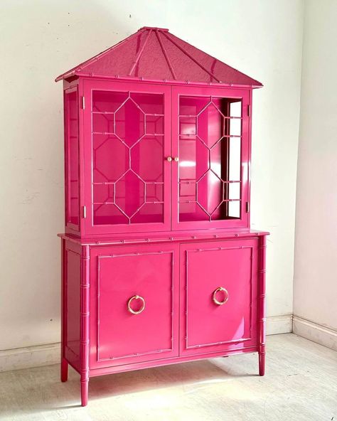 Vintage-inspired and hand-crafted, this Pagoda Top Faux Bamboo China Cabinet is ready for your personal touch! Choose from 33 stunning lacquer colors and start creating a piece that could become a cherished family heirloom. Tap the image to shop. #fauxbamboo #pagoda #chinacabinet #lacquerfurniture #lacqueredfurniture #lacquerlovers #interiorstyling #interiordesigntrends #furnitureflip #vintagefurniture #handmadefurniture #handmade Bamboo China Cabinet, Refinished Vintage Furniture, Side Table Accessories, Chinoiserie Decor, Chinoiserie Decorating, Dining Room Buffet, China Cabinets, Slim Aarons, Diy Christmas Decorations Easy