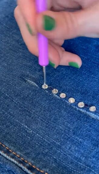 Grab a pair of $17.98 Walmart jeans (or any pair in your closet that you want to spruce up!) and give them a designer makeover. Follow along with this step-by-step denim upcycle tutorial. Rhinestones On Jeans Diy, How To Embellish Jeans, Diy Rhinestone Jeans Ideas, How To Bedazzle Jeans, Rhinestone Jeans Diy, Denim And Diamonds Outfit Ideas, Diy Bedazzled Jeans, Embellished Jeans Diy, How To Bedazzle Clothes