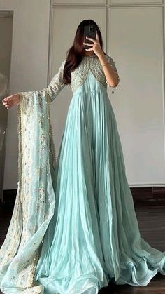 Fancy Outfits For Wedding, Pakistani Gowns Dresses Party Wear, Pakistani Outfits Party Wear, Lenga Design, Pakistani Dresses Party Wear, Pakistani Designer Dress, Maxi Dress For Wedding, Indian Long Dress, Gowns Dresses Indian