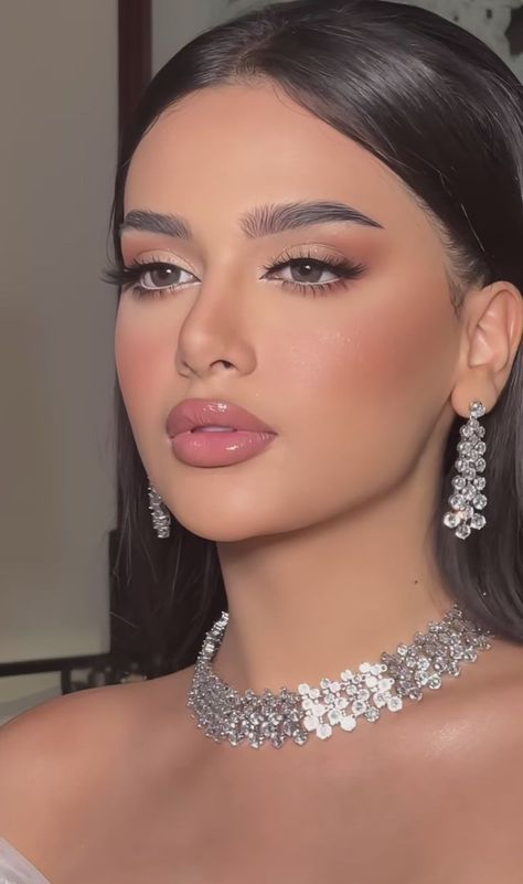 Glam Bride Makeup, Classy Makeup, Wedding Eye Makeup, Glam Wedding Makeup, Prom Eye Makeup, Formal Makeup, Glossy Makeup, Simple Makeup Looks, Wedding Makeup Looks