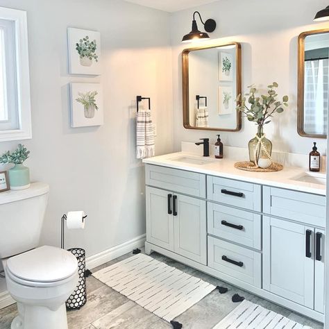 Guest Bathroom Ideas Two Sinks, Bathroom Decor Ideas White Cabinets, Master Bathrooms Decorations Ideas, Double Sink Kids Bathroom, Bathroom Counter Decor Double Sink, Couples Bathroom Ideas, His And Her Bathroom, Double Sink Bathroom Ideas, Guest Bathroom Sinks