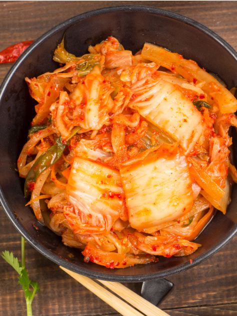 Kimchi Salad Recipe, Traditional Kimchi Recipe, Kimchi Salad, Traditional Kimchi, Kimchi Cabbage, Making Kimchi, Fresh Kimchi, Fermented Kimchi, Fermented Cabbage