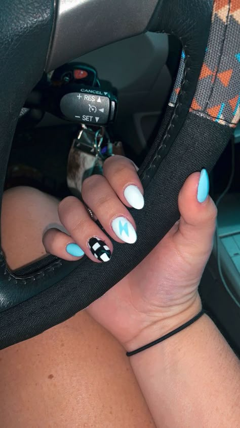 Cute Simple Natural Nail Designs, Western Nails With Lightning Bolt, Cute Nail Ideas For Homecoming, Cute Country Acrylic Nails, Dodge Nails Designs, Jelly Roll Nail Ideas, Square Ocean Nails, Cute Punchy Nails, Wedding Nails For Bride Western