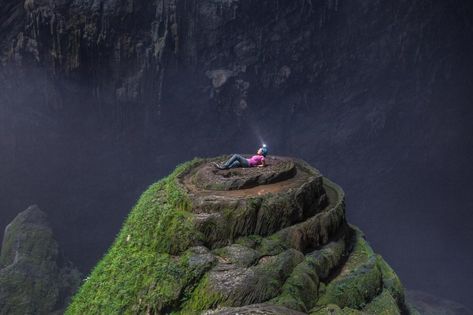 The Largest Cave On The Planet Is A Real-Life Underground Kingdom Cave Photos, Vietnam Voyage, Underground Caves, Puerto Princesa, Underground World, Cave Tours, Vietnam Tours, Australian Photographers, Palawan