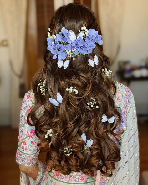 Quince Hair, Desi Hair, Butterfly Hairstyle, Engagement Hairstyles, Quince Hairstyles With Crown, Quinceanera Hairstyles, Hoco Hair Ideas Medium, Quince Hairstyles, Open Hairstyles