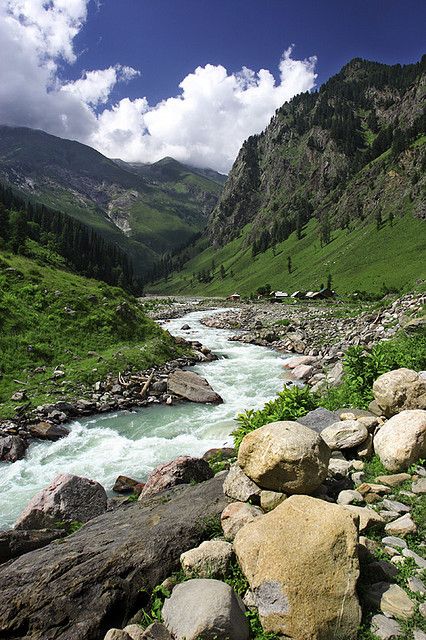 Drink Chai Tea in the mountains of Kashmir, India Pakistan Places, Beauty Of Pakistan, Beautiful Pakistan, Pakistan Travel, Kashmir India, Srinagar, Hill Station, Paradise On Earth, Bhutan