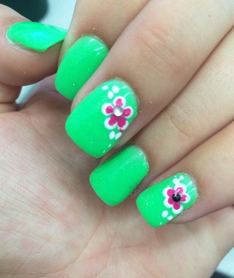 Green Nails With Flowers, Bright Green Nails, Flower Design Nails, Nails With Pink, Nails With Flowers, Pink Spring Flowers, Neon Green Nails, Powder Manicure, Gel Powder