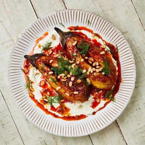 Yotam Ottolenghi’s burnt aubergine with feta and harissa oil Aubergine Recipes, Otto Lenghi, Yotam Ottolenghi Recipes, Aubergine Recipe, Ottolenghi Recipes, Grilled Prawns, Yotam Ottolenghi, Middle Eastern Food, Valentines Food