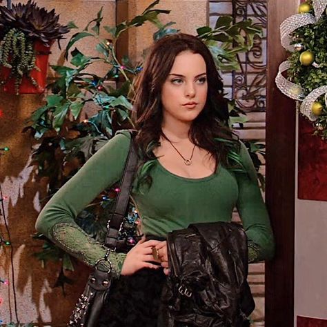 Delanie Ominayak (@delanieominayak) • Instagram photos and videos Jade West Outfits, Jade West Style, Jade Victorious, Elizabeth Gilles, Jade West Victorious, Liz Gilles, Teen Series, It's Been So Long, Jade West