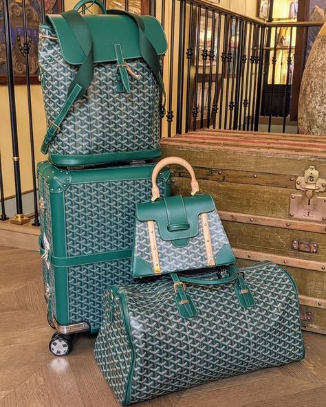 Louis Vuitton Luggage Set, Goyard Luggage, Hermes Sandals, Travelling Bag, Dope Jewelry Accessories, Expensive Bag, Hand Bags For Women, Luxury Lifestyle Fashion, Bogg Bag