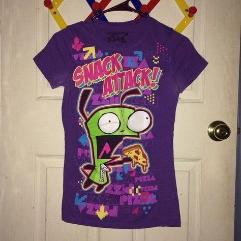 Emo Shirt 2000s, Scene Shirts 2000s, Scene Emo Clothes, Scene Inspo Outfit, Purple Scene Outfits, Scenecore Shirt, Scenemo Clothes, Scene Clothes 2000s, Scene Jeans