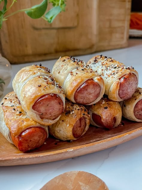 Sausage In A Blanket — All Types Of Bowls Brats In A Blanket, Sausage Rolls With Puff Pastry, Vienna Sausage Recipes Appetizers, Andouille Sausage Appetizers, Sausage In Puff Pastry, Sausage In A Blanket, Types Of Bowls, Sausage Appetizers, Dairy Free Appetizers