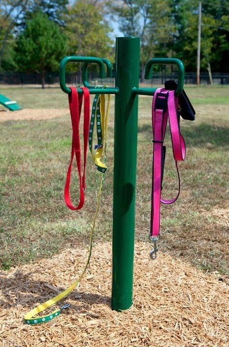 dog park leashes! Dog Park Design, Dog Park Equipment, Dog Park Ideas, Dog Socialization, Indoor Dog Park, Dog Agility Course, Dog Equipment, Park Entrance, Agility Training For Dogs