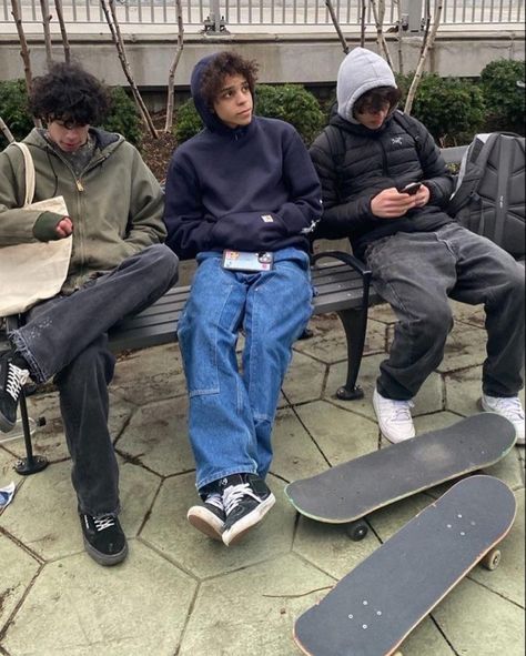 90s Fashion Men, Skater Boy, Stylish Mens Outfits, Friend Group, Skateboarding, Style Outfits, 90s Fashion, Fit Inspo, Skating