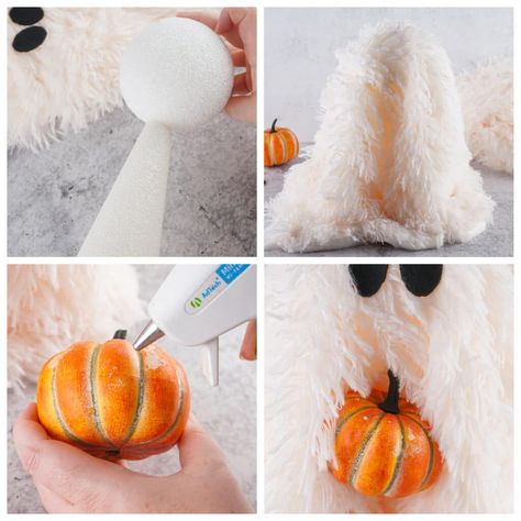 Here's how to make the TikTok viral Sherpa Ghost on a budget (Pottery Barn dupe) Sherpa Ghost Diy, Sherpa Ghost, Ghost Everyone, Halloween Fence, Fun Diy Halloween Decorations, Starbucks Egg Bites, Ghost Crafts, Easy Diy Halloween Decorations, Ghost Diy