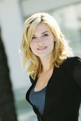 Emily Rose.  She had better play Elena in the Uncharted movie. Girl Next Door Movie, Elisha Cuthbert, Emily Rose, Rose Photos, Female Actresses, Girl Celebrities, Hollywood Fashion, Uncharted, Blonde Beauty