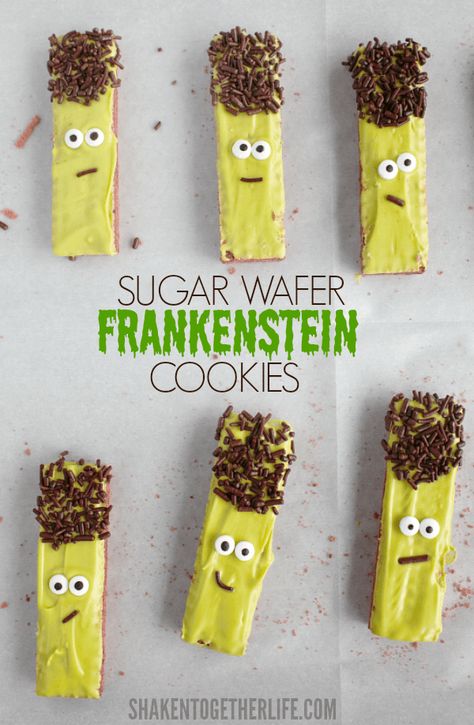 Gaufrettes Frankenstein | No Bake Sugar Wafer Frankenstein Cookies for Halloween Halloween Dessert Bars, Bake Halloween Treats, No Bake Halloween Treats, Easy Halloween Party Treats, Frankenstein Cookies, Easy Halloween Cookies Recipes, Frankenstein Cookie, Corn Thanksgiving, Bake Halloween