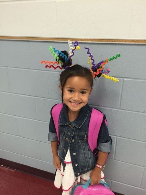 Wacky Tacky Day, Tacky Day, Whacky Hair Day, Crazy Hair Ideas, Crazy Hair For Kids, Crazy Hair Day Ideas, Spirit Days, Wacky Hair Day, Girl Hair Dos