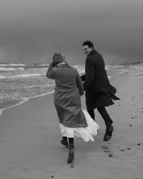 Couples Beach Photography, Lake Engagement Photos, Fall Beach, Beach Couple, Beach Session, Winter Beach, Winter Family, Beach Sessions, Winter Engagement Photos