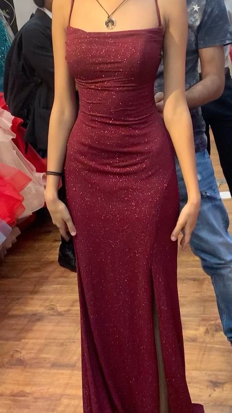 Dress For Small Prom, Decent Prom Dresses, Dresses Aesthetic Formal, American Satin Dress, Red Prom Dress Outfit, Wine Red Dress Prom, Dress To Impress Theme 2014 Vibes, Red Bodycon Dress Classy, Gorgeous Dresses Elegant