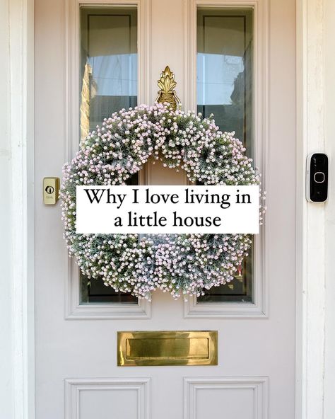 Here for the little home love ❤️ I’m definitely guilty of browsing Rightmove and wishing I was living in a big house, so here’s a little reminder to myself of all the reasons that a small home can be perfect too 🥰 My Home Will Be A Home With No Loud Anger, Loneliest House In The World, There’s Someone Inside Your House Book, Incred-i-box Tiny Home, Big Houses, Small Home, Little House, Little Houses