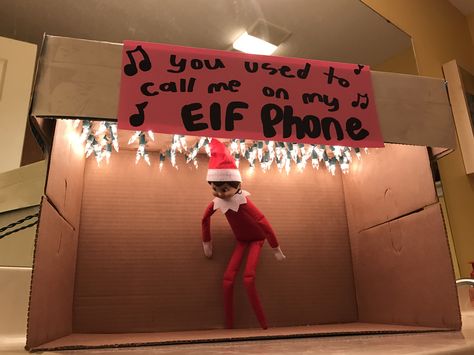 Elf On The Shelf Ideas Aesthetic, Elf Ideas Easy Funny, Elf On The Shelf Pet Ideas, Elf On Shelf Funny, Elf Memes, Elf Stuff, Decorating Your Front Porch, Christmas Porch Decorating Ideas, Elf Ideas Easy