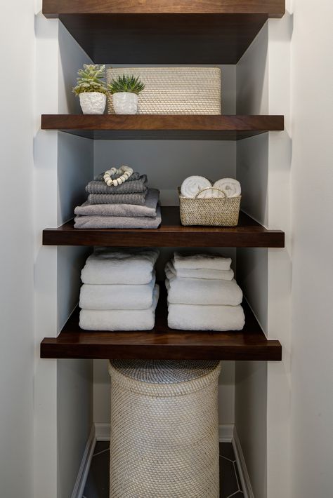 Photography: http://www.erichausman.com | Read More: https://www.stylemepretty.com/vault/image/5952432 Ideas Armario, Rustic Bathroom Shelves, Bathroom Retreat, Bathroom Organization Diy, Bathroom Storage Shelves, Bathroom Closet, Master Bath Remodel, Trendy Bathroom, Interior Modern