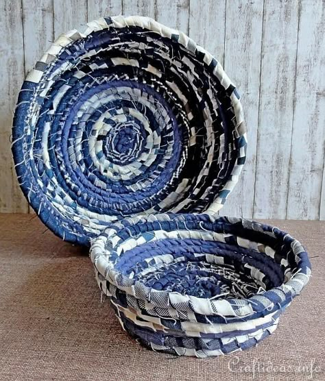 These bowls are perfect in just about any room of the home to keep you small things organzied. Rope Bowls, Coiled Fabric Basket, Jeans Crafts, Rope Baskets, Blue Jeans Crafts, Folded Fabric Ornaments, Coiled Baskets, Fabric Bowls, Denim Projects