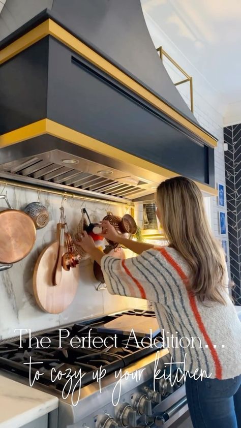 Rail Behind Stove, Kitchen Hanging Rail Ideas, Picture Behind Stove, Modern Stoves, Kitchen Rails, Pine Cabin, Oven Hood, Stove Backsplash, Copper Rod